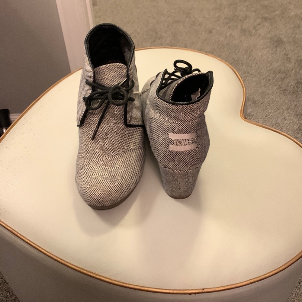 Toms Wedge